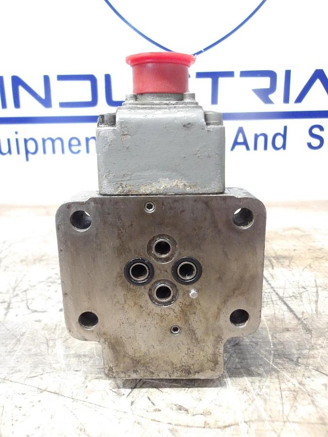 Used MOOG 71-103/M-7136 SERVO VALVE, #821930G USED