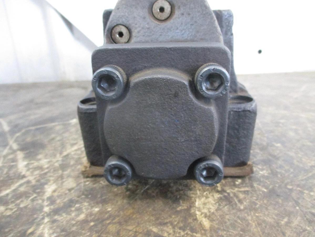 Used VICKERS DG5S-8-2C-T-M-FW DIRECTIONAL VALVE, #827225J USED