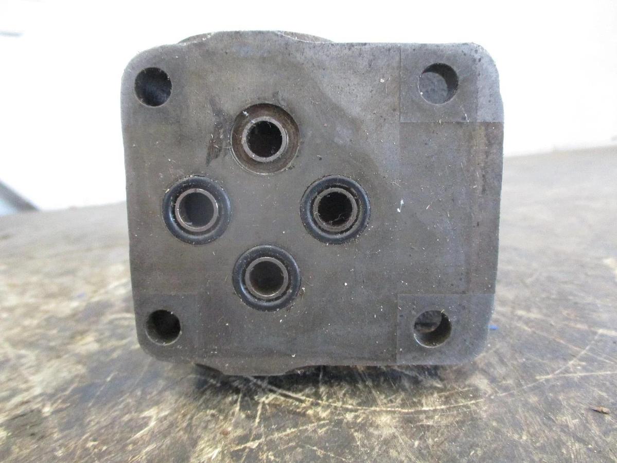 Used BENDIX 58V06-2B ELECTRO-HYDRAULIC SERVO VALVE, #828945J USED