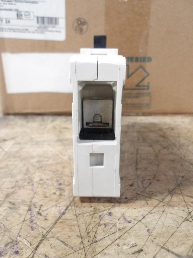 SIEMENS 20 AMP BREAKER, 277 V, SINGLE POLE, #79956G NIB