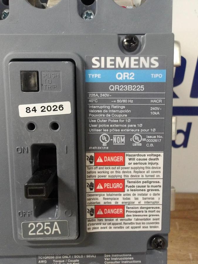 SIEMENS 225 A SUBFEED BREAKER KIT 240 V, #717310G NIB