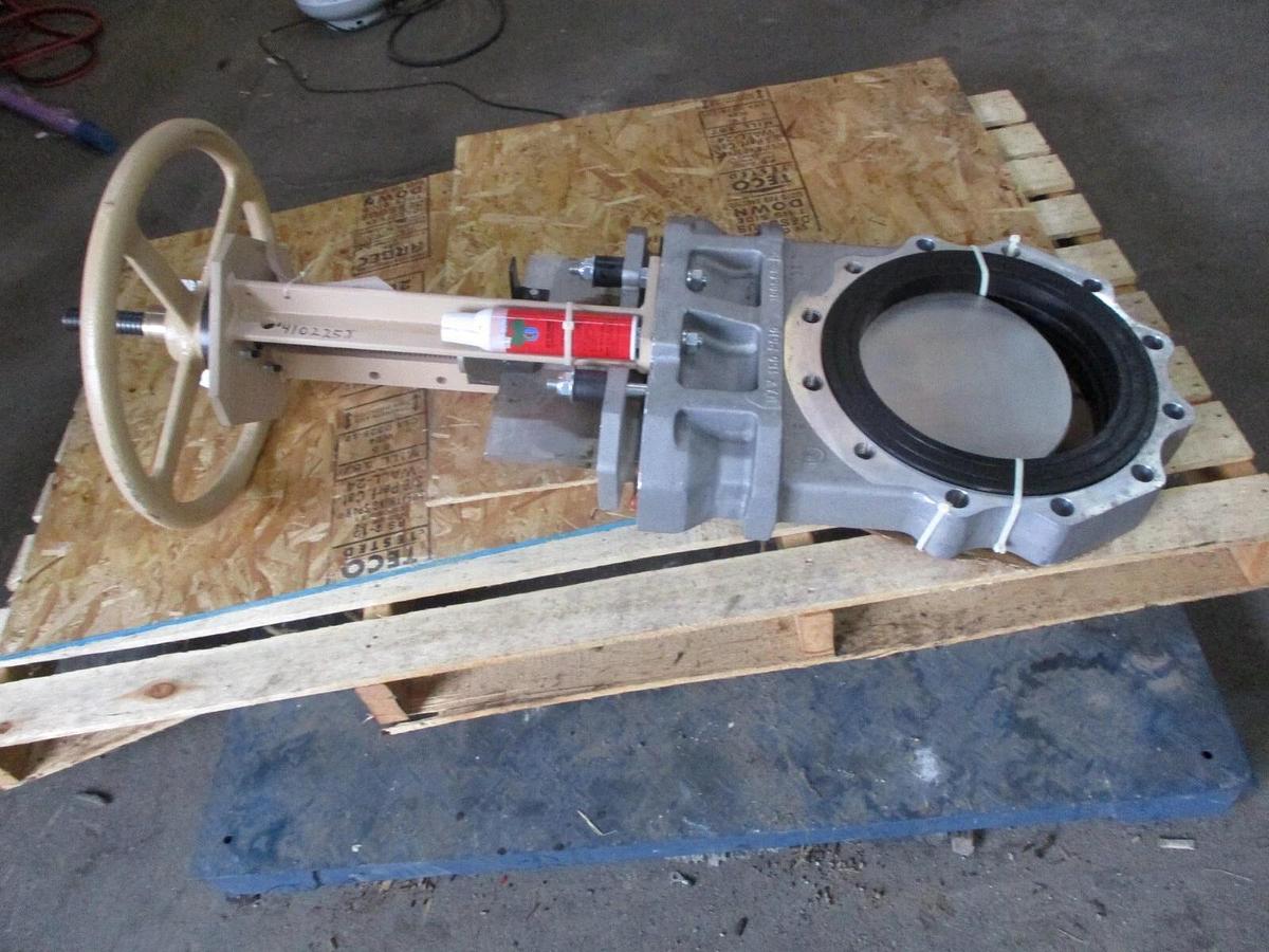 Used UNITED CONVEYOR 12" MANUAL KNIFE GATE VALVE, #410225J NEW