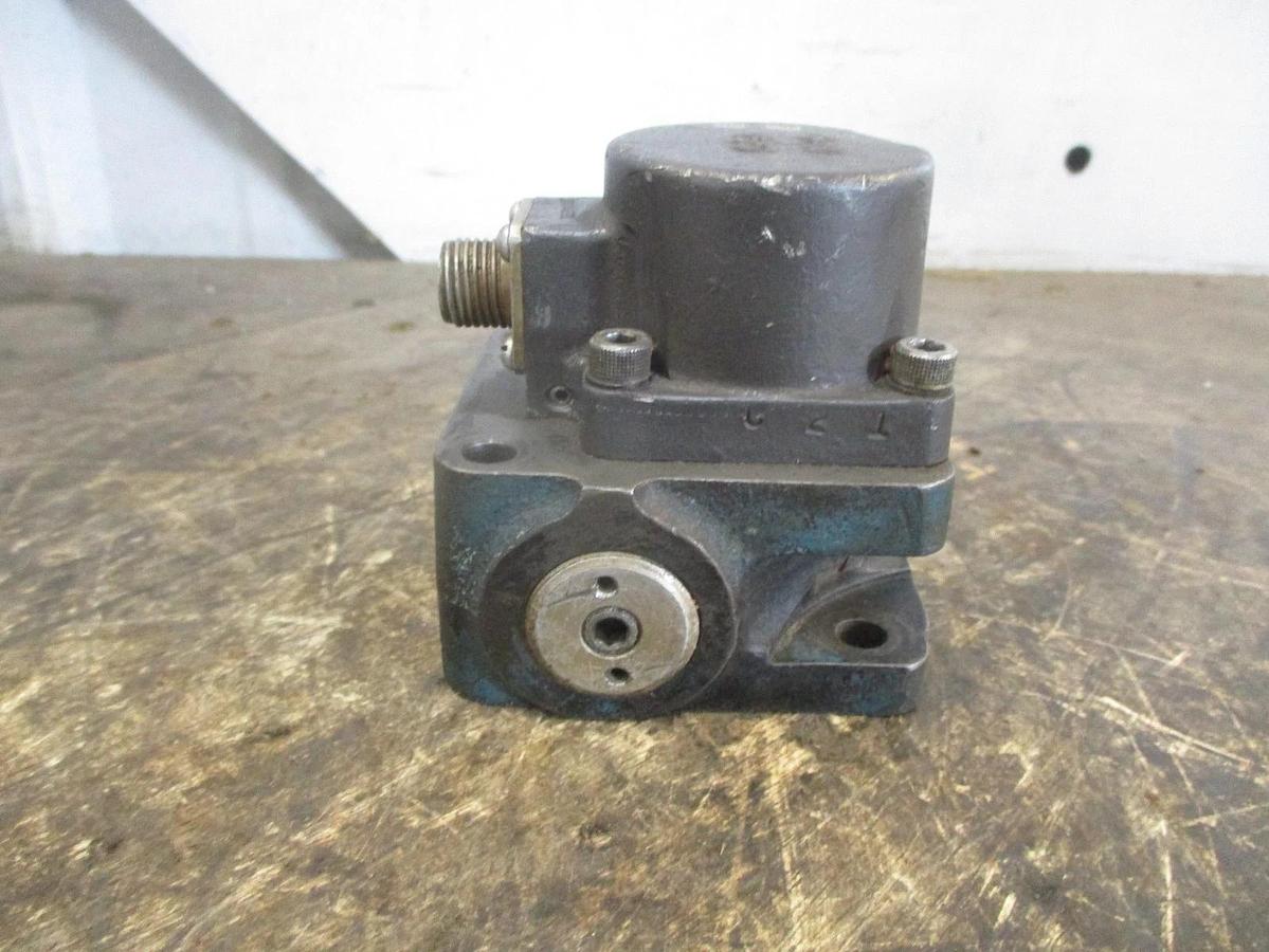 Used BENDIX 58V06-2B ELECTRO-HYDRAULIC SERVO VALVE, #828956J USED