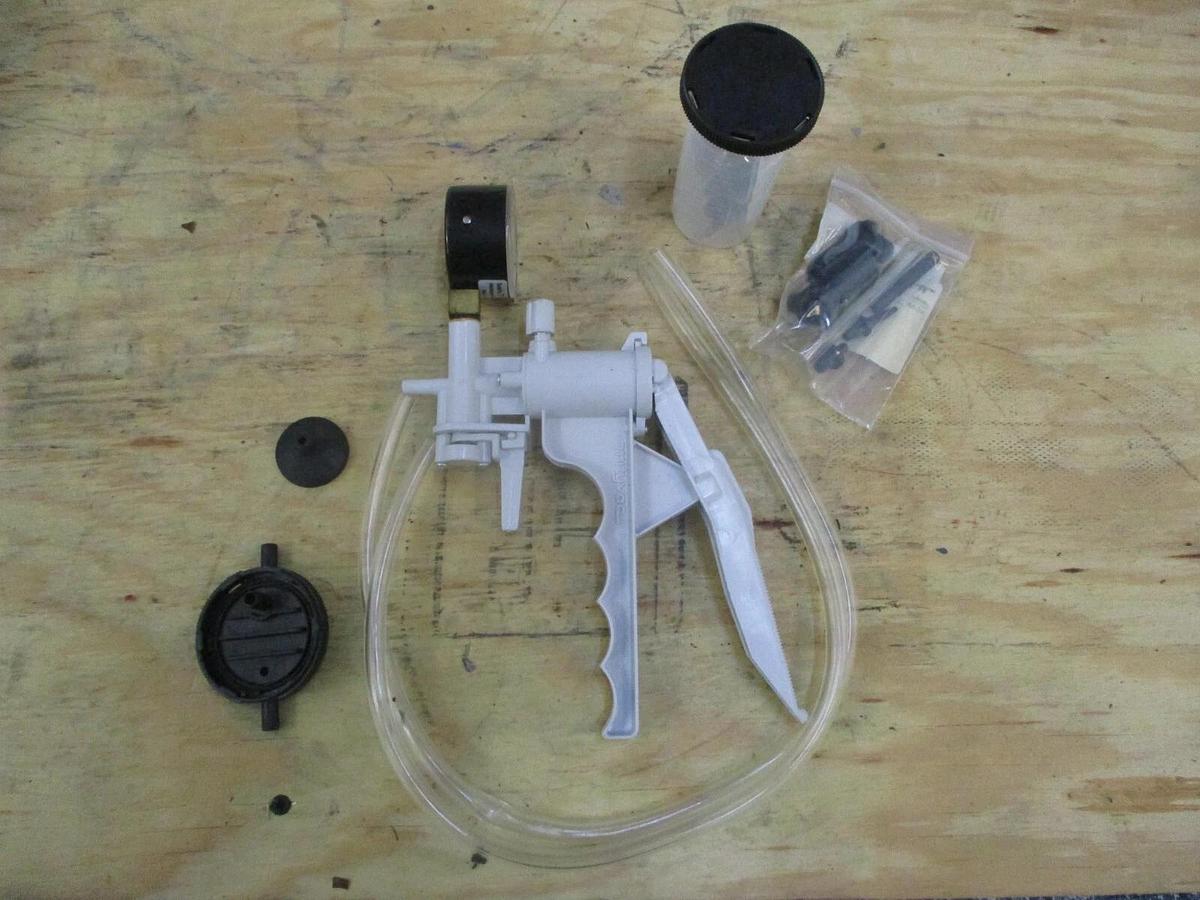 Used MITYVAC - HAND VACUUM PUMP 009410, 0.5 GPH CAP, #120230J NEW