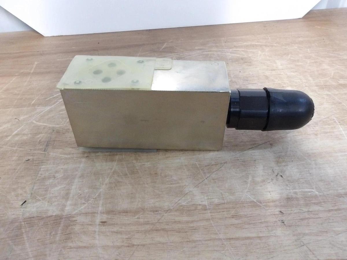 Used REXROTH HSZ 06 A216-31/S025M0G PRESSURE CONTROL VALVE, #331135G NEW