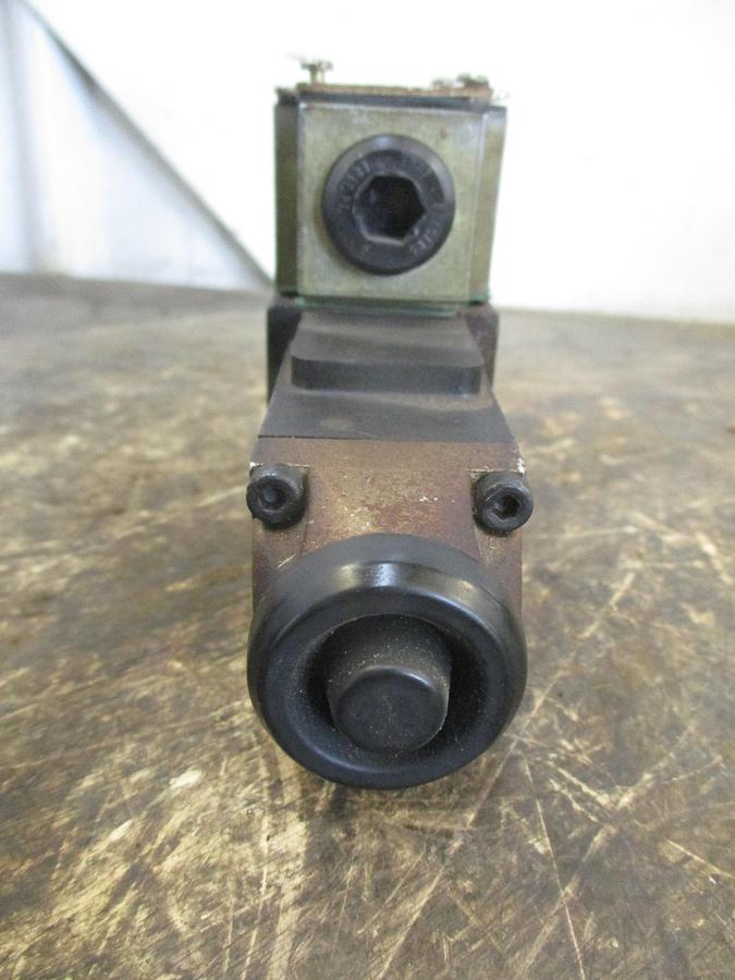 Used REXROTH 4WE6D52/AW120-60 HYDRAULIC DIRECTIONAL VALVE
