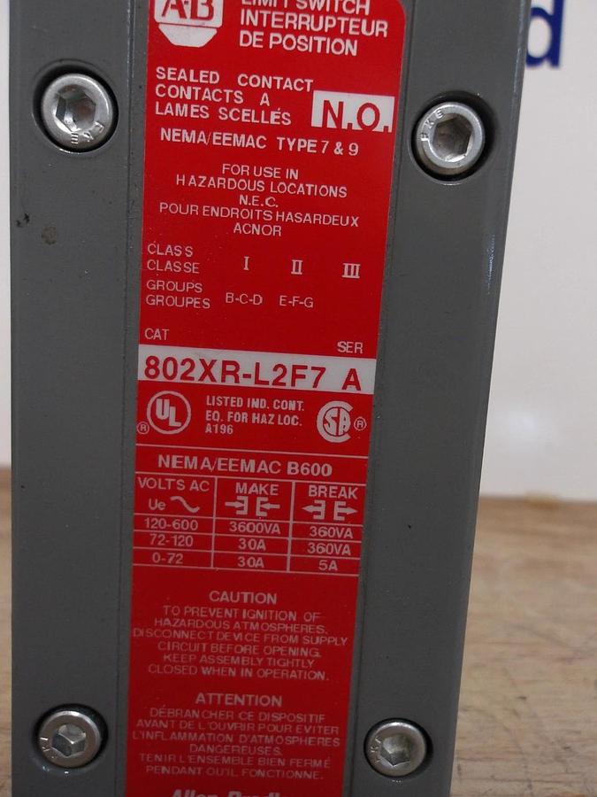 Used ALLEN BRADLEY 802XR-L2F7 LIMIT SWITCH, #428230G NEW