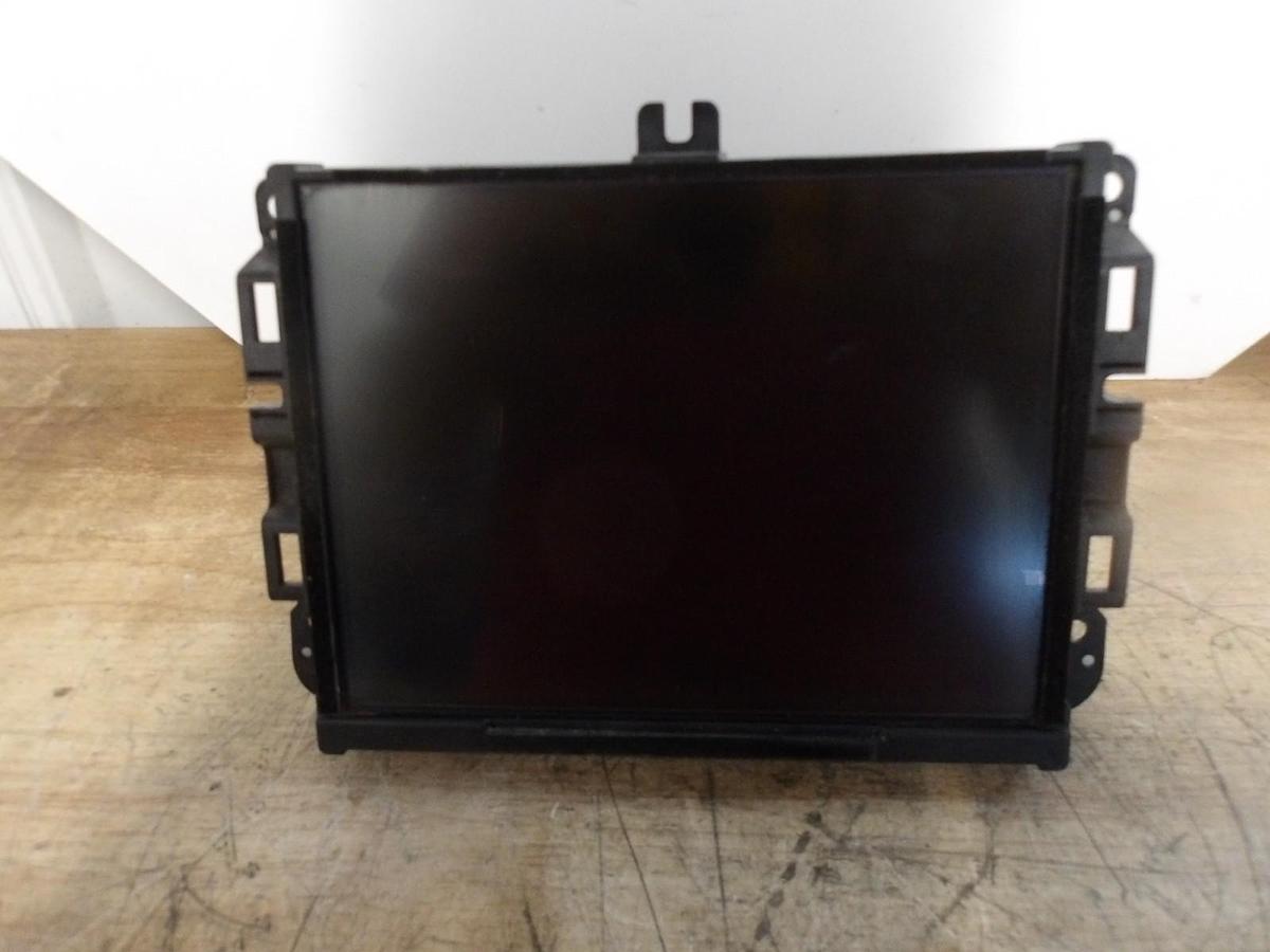 Used HARMAN VP4NA JEEP RADIO CMC, #926916G USED (AS IS)