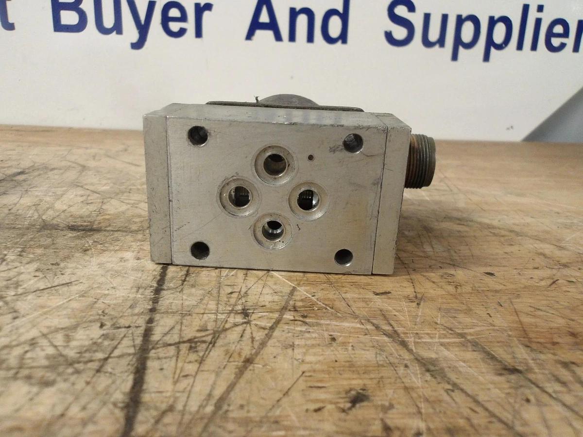Used ATCHLEY 211A-300 SERVO VALVE (LOT OF 2) #815940G PARTS ONLY