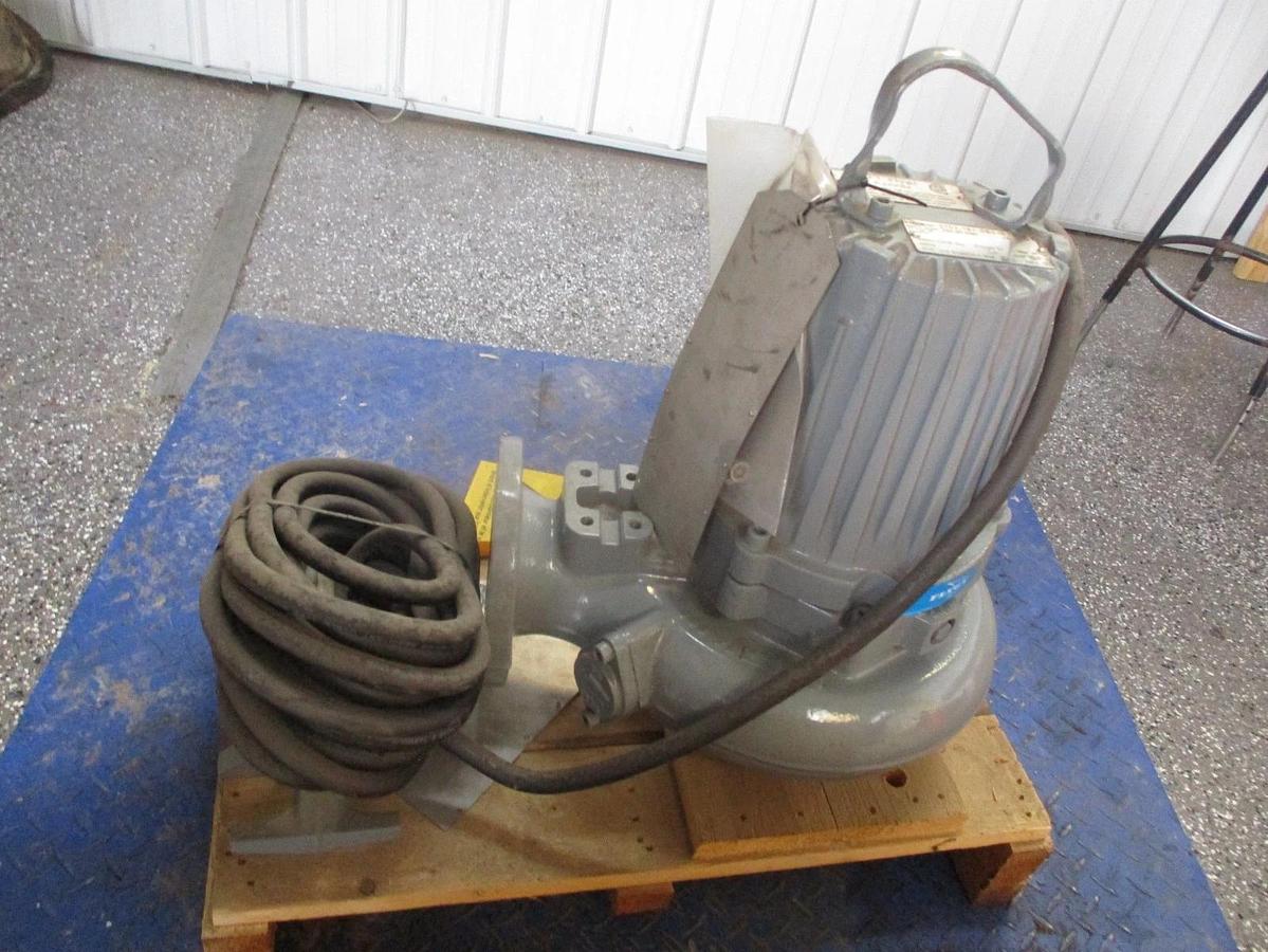 Used FLYGT 4" SUBMERSIBLE PUMP 5 HP, #68135JW NIC
