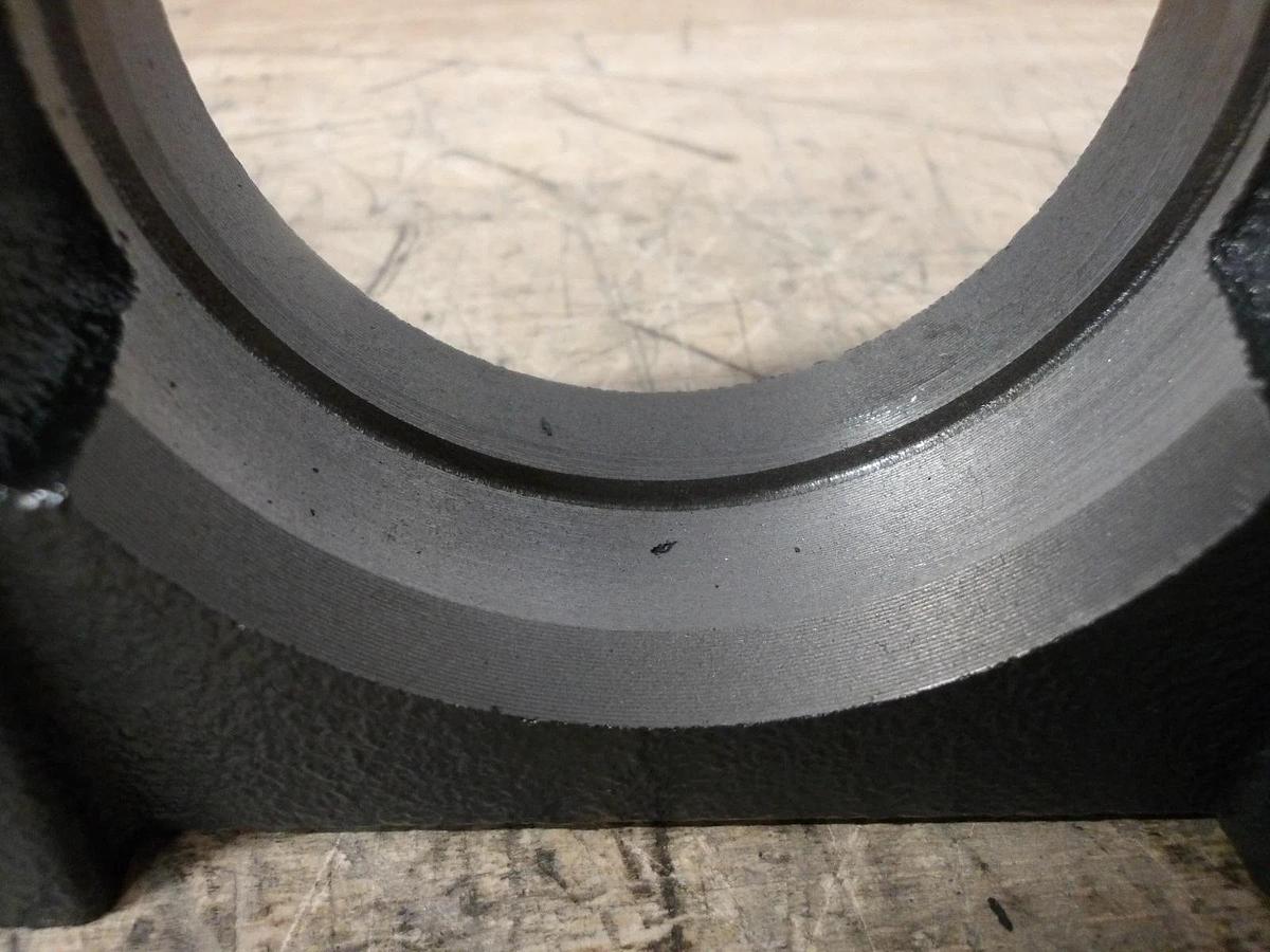 IPTCI P207 PILLOW BLOCK BEARING HOUSING, #727305G NIB
