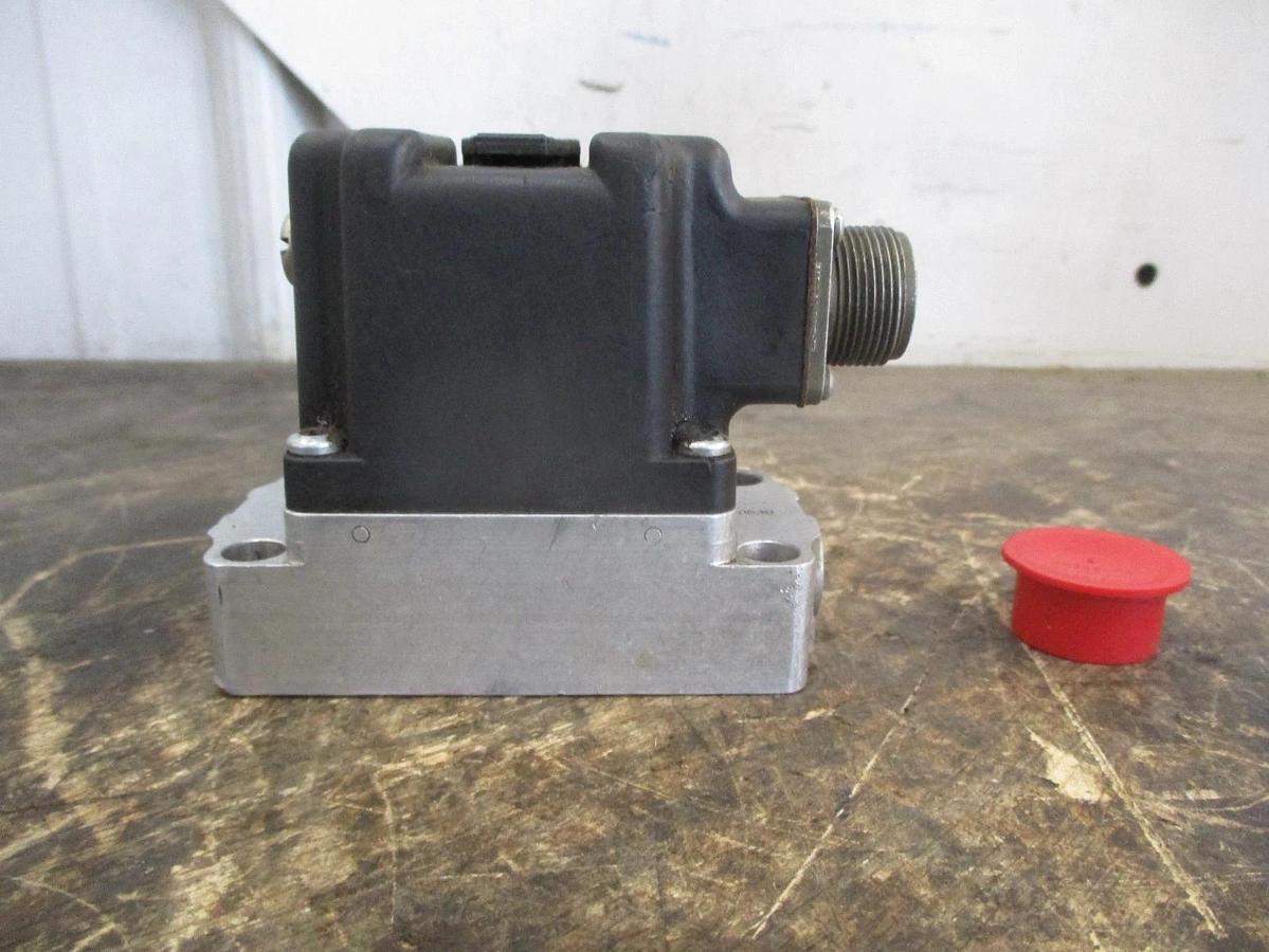 Used SAUER SUNSTRAND MCV116A1201 PRESSURE CONTROL PILOT VALVE, #826322J USED