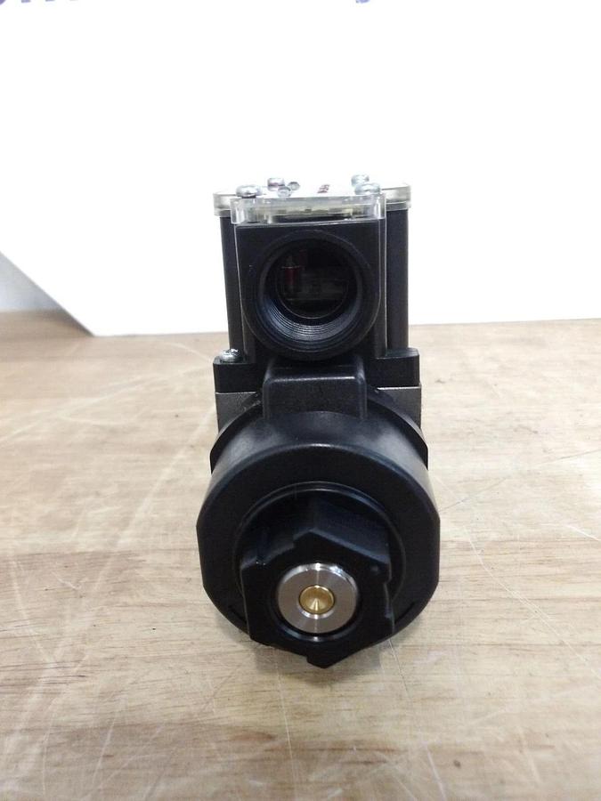 Used TOYOOKI HD1N-3W-BFA-025-D2-950 SOLENOID DIRECTIONAL VALVE, #228150G NEW