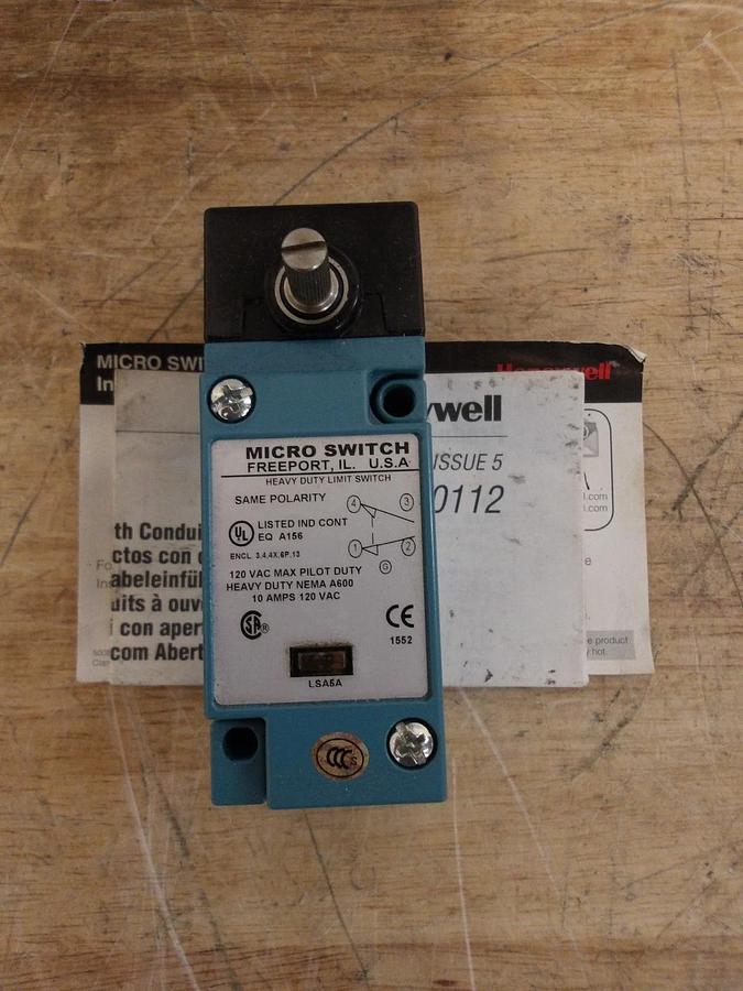 Used HONEYWELL LSA5A HEAVY DUTY LIMIT SWITCH 120 V, 10 A, #521925G NEW