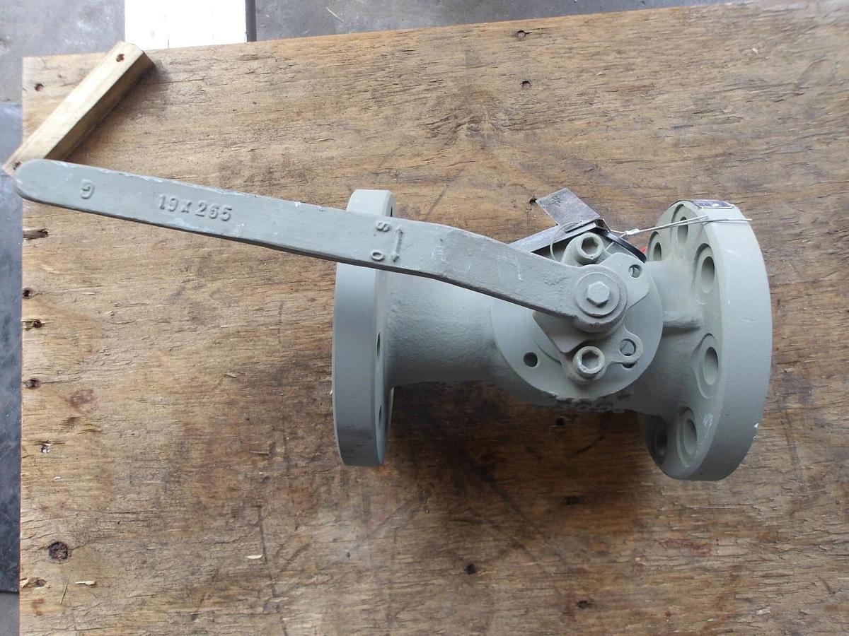 Used NEWAY 300 REDUCED PORT BALL VALVE, #813915 NEW
