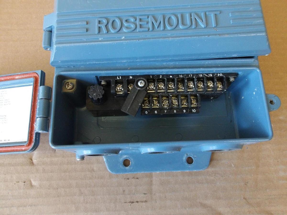 Used ROSEMOUNT 8712CR12N0F0235 MAGNETIC FLOW TRANSMITTER, #627220G USED