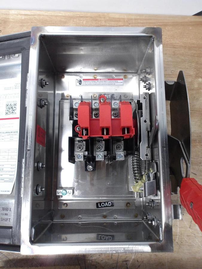 Used SIEMENS 30 AMP S/S SAFETY SWITCH 600/250 V, #716131G NEW