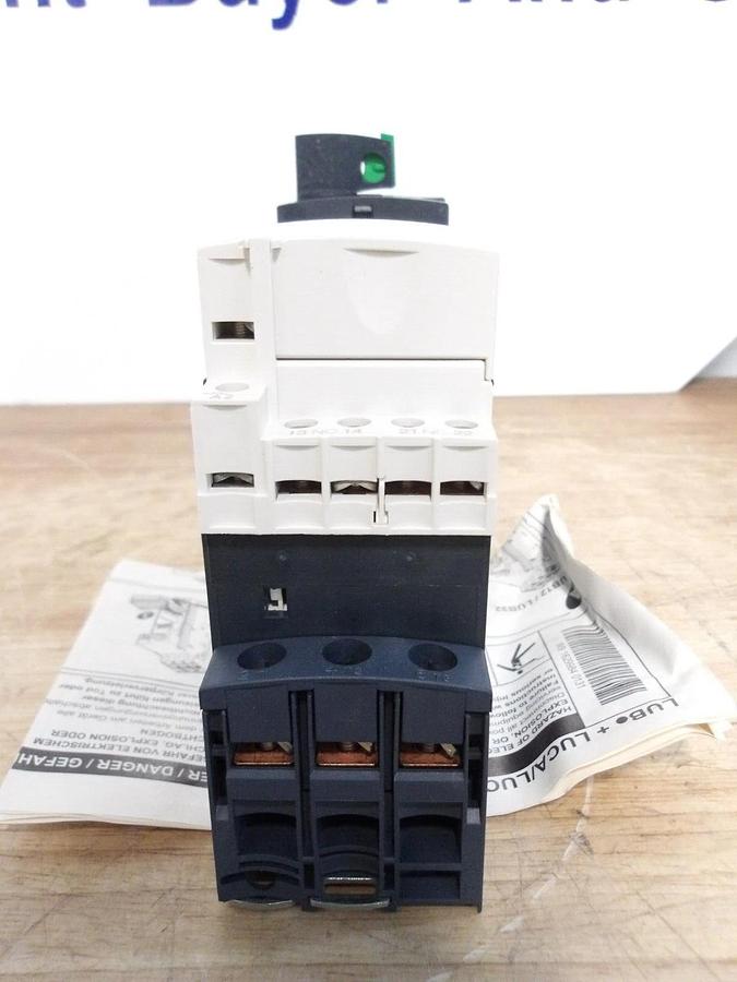 Used SCHNEIDER LUB12 POWER BASE UNIT 12 A, #319935G NEW