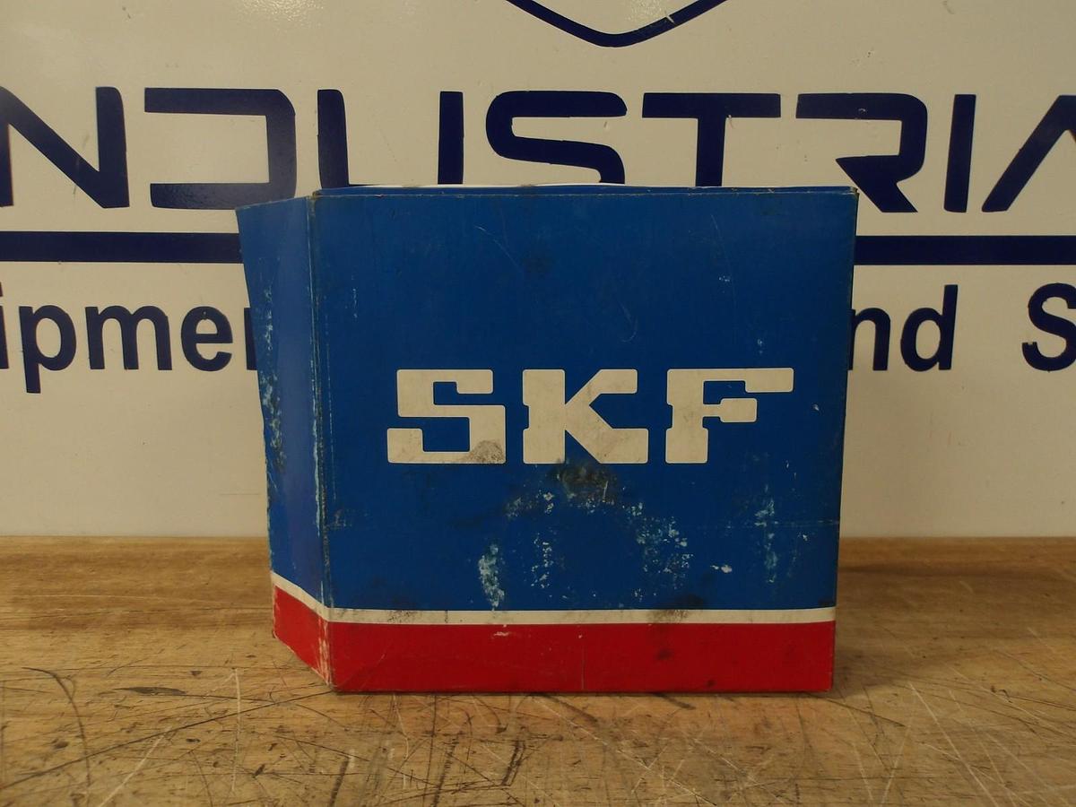 SKF EXPLORER 22216E SPHERICAL ROLLER BEARING 3.15IN/80MM BORE, #727126G NIB