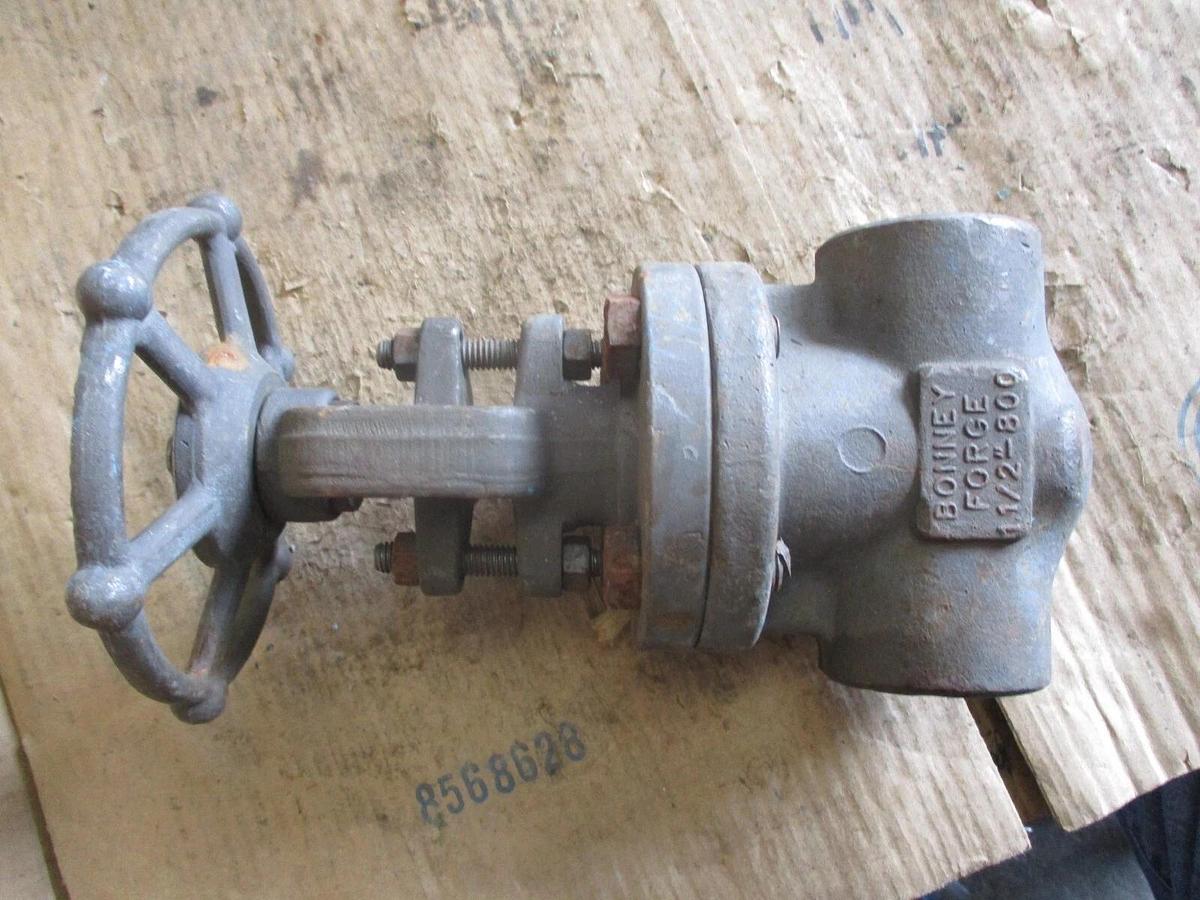 Used BONNEY FORGE 1-1/2" IRON GATE VALVE (SOCKET WELD) #781252J NEW