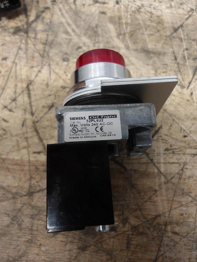 Used SIEMENS PUSH BUTTON & PILOT LIGHT BUTTON (LOT OF 6) #710115G NEW