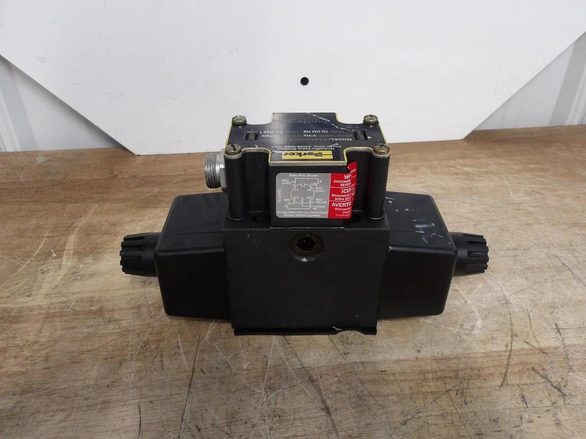Used PARKER D3W4CNYC56 HYDRAULIC SOLENOID VALVE, #691046G REMANUFACTURED