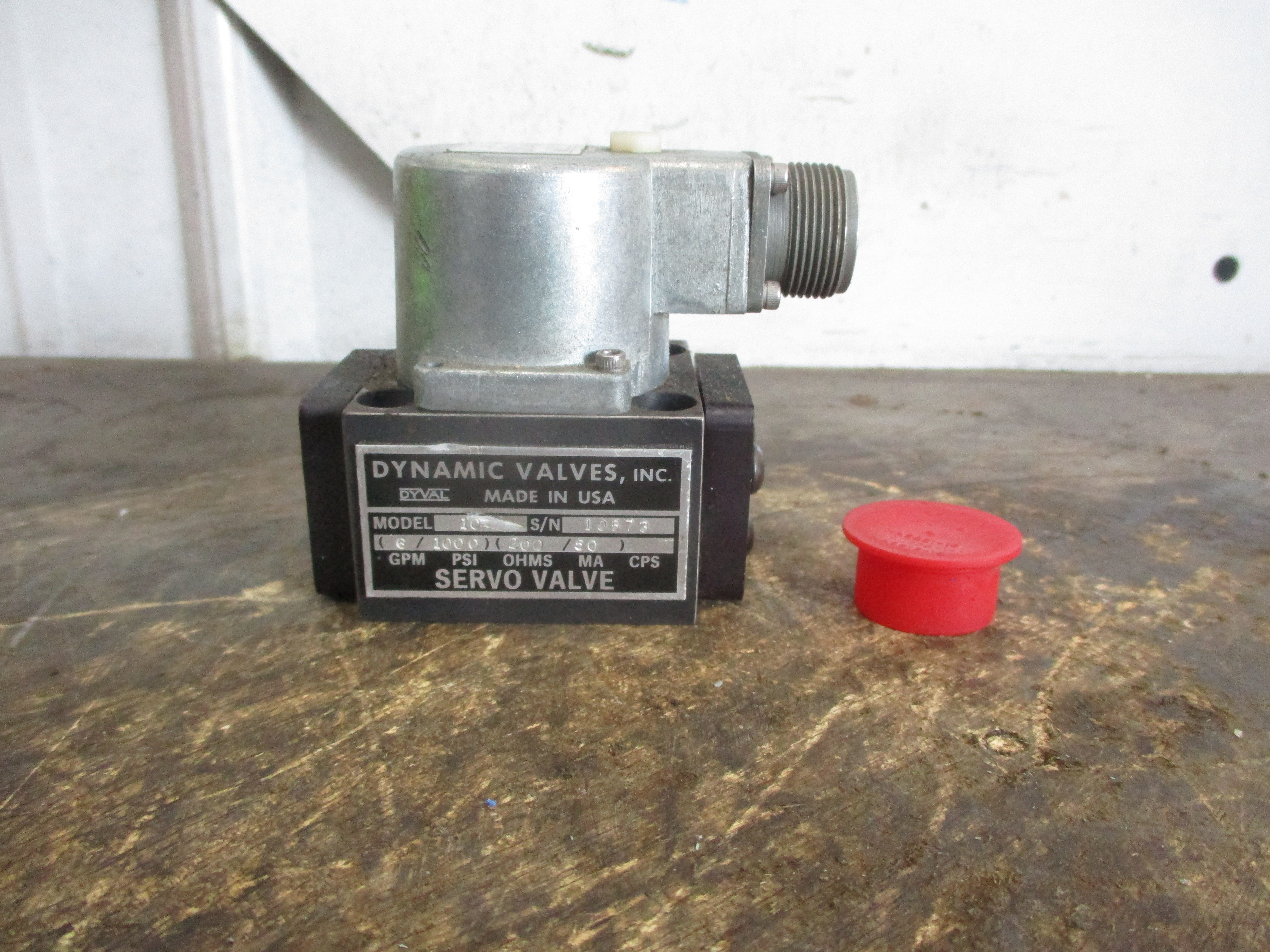 Used DYNAMIC MODEL 10 SERVO VALVE