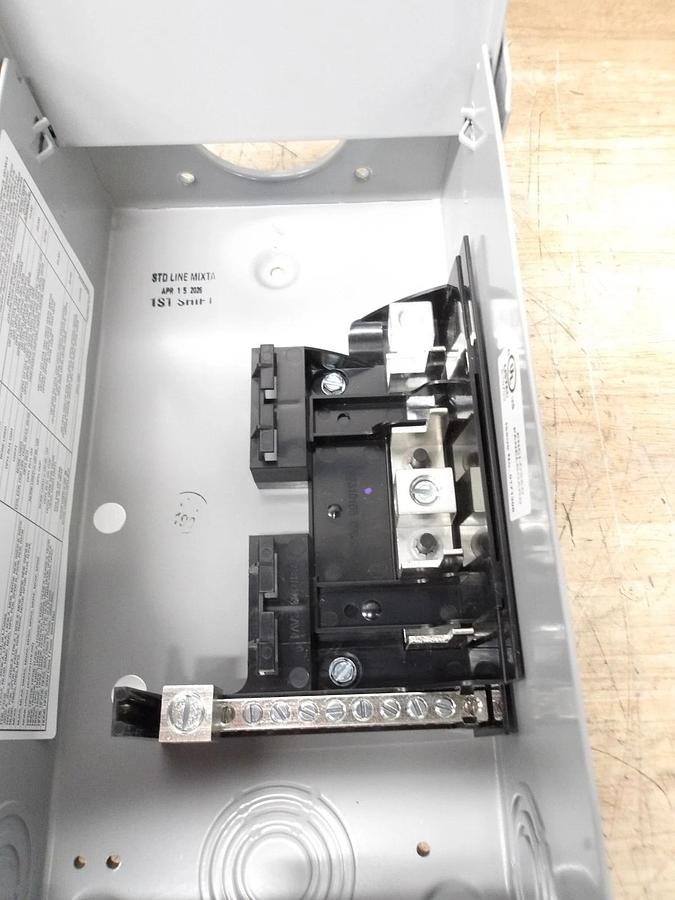 SIEMENS W0408ML1125 OUTDOOR LOAD CENTER 3R, #581056G NIB