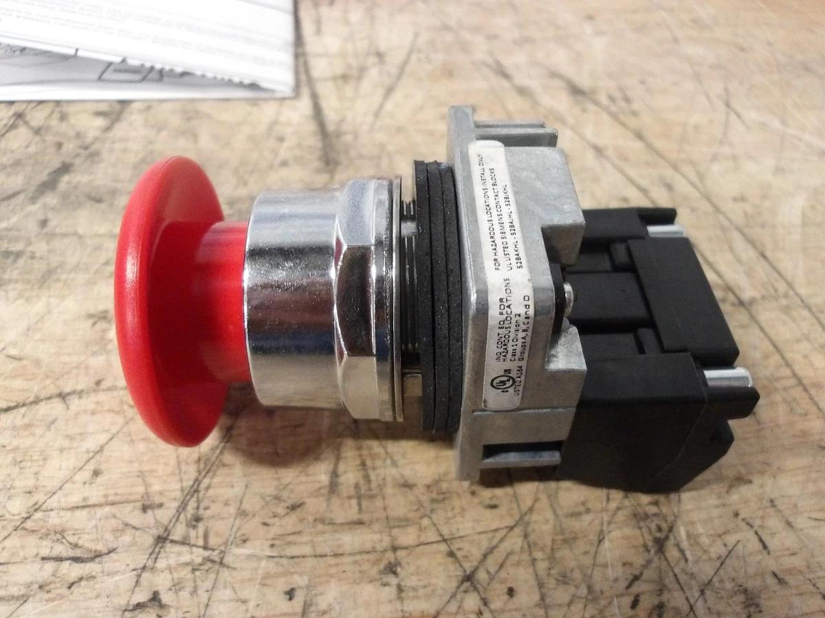 Used SIEMENS 52PP2W2A PUSH PULL STOP SWITCH, #77303G NEW
