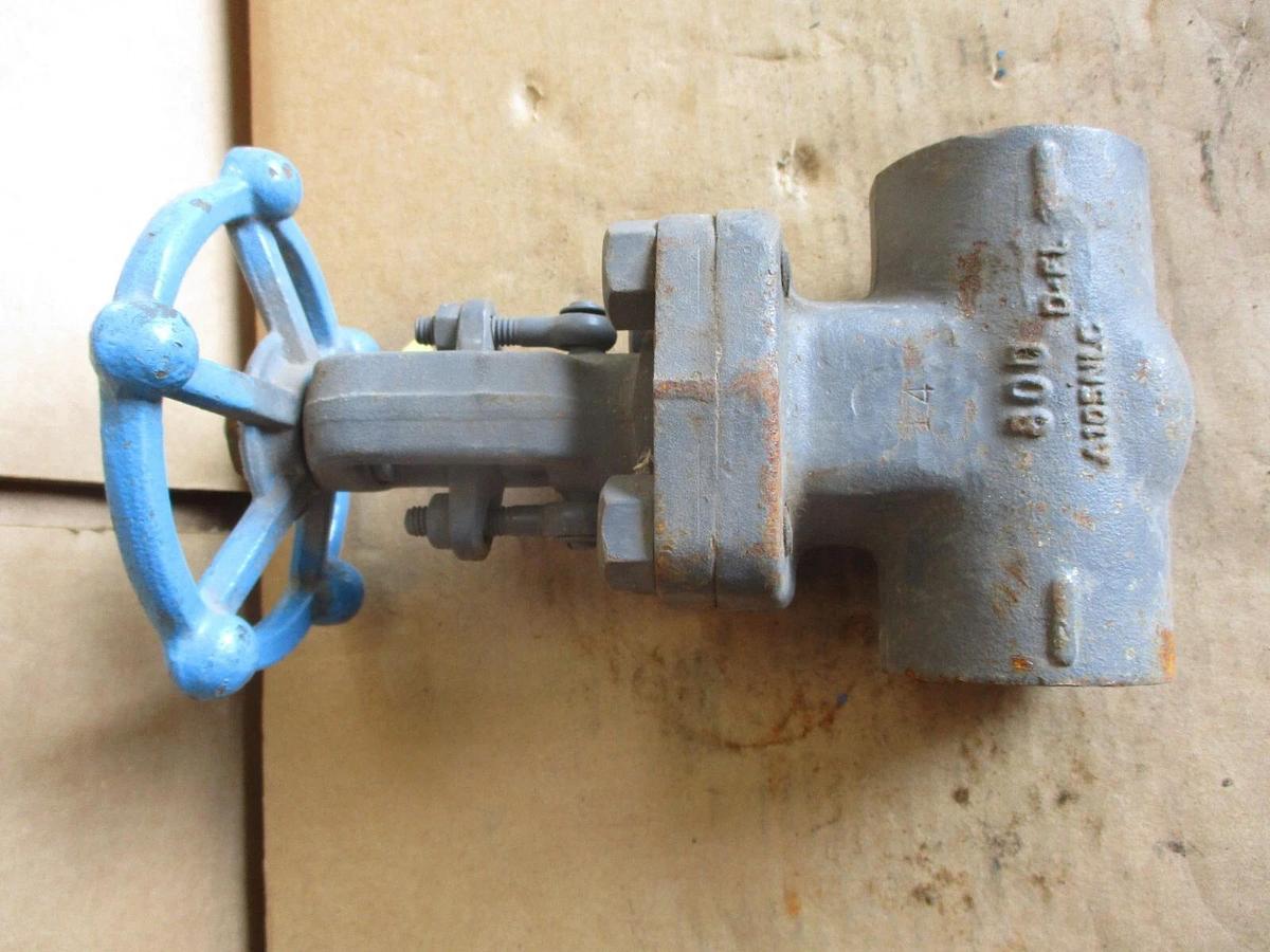 Used SMITH 1-1/4" IRON GATE VALVE (THREADED), #4161245J NEW