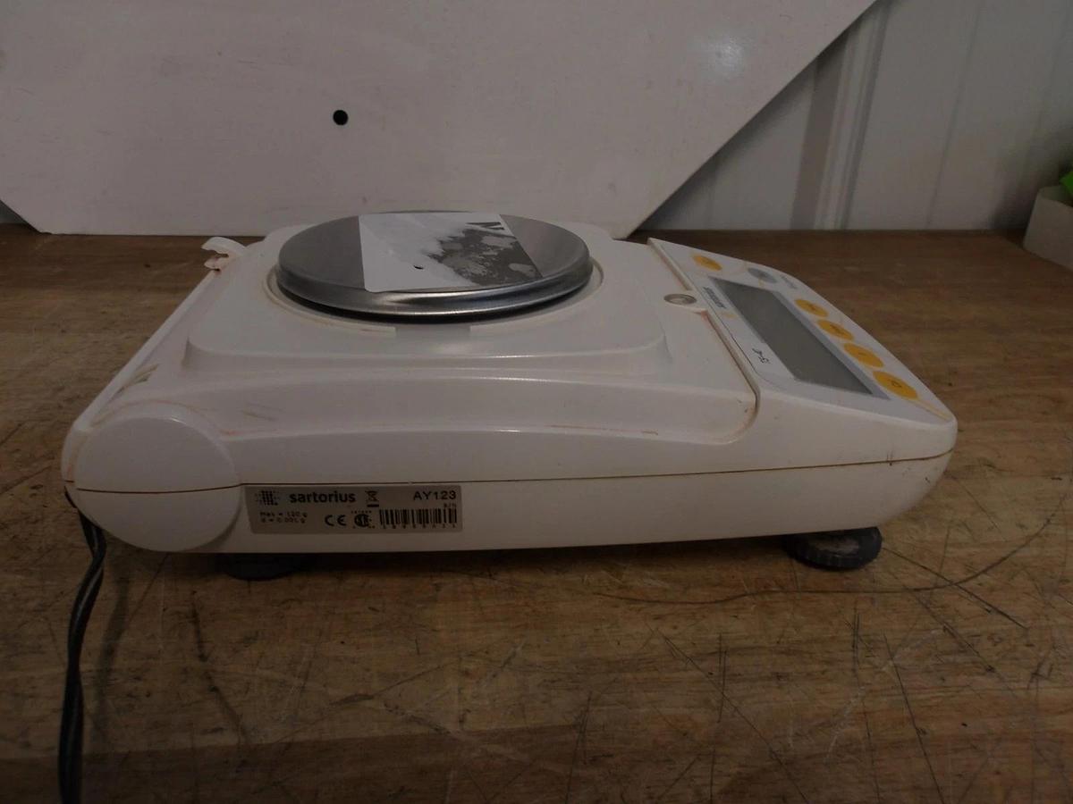 Used SATORIUS A7123 DIGITAL SCALE, #812130G USED