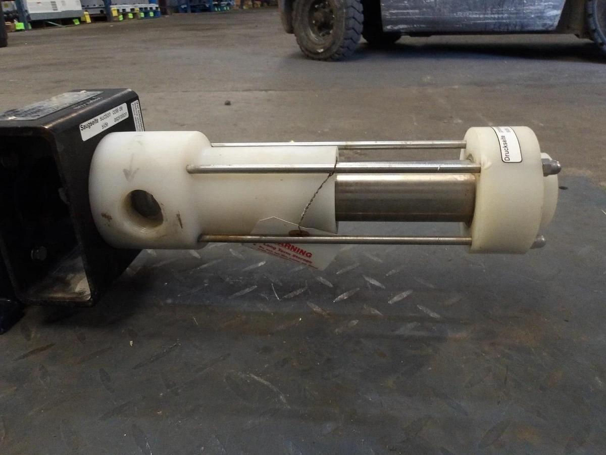 Used SEEPEX 1" X 1/2" PUMP W/ 0.50 HP MOTOR, #108157G NEW