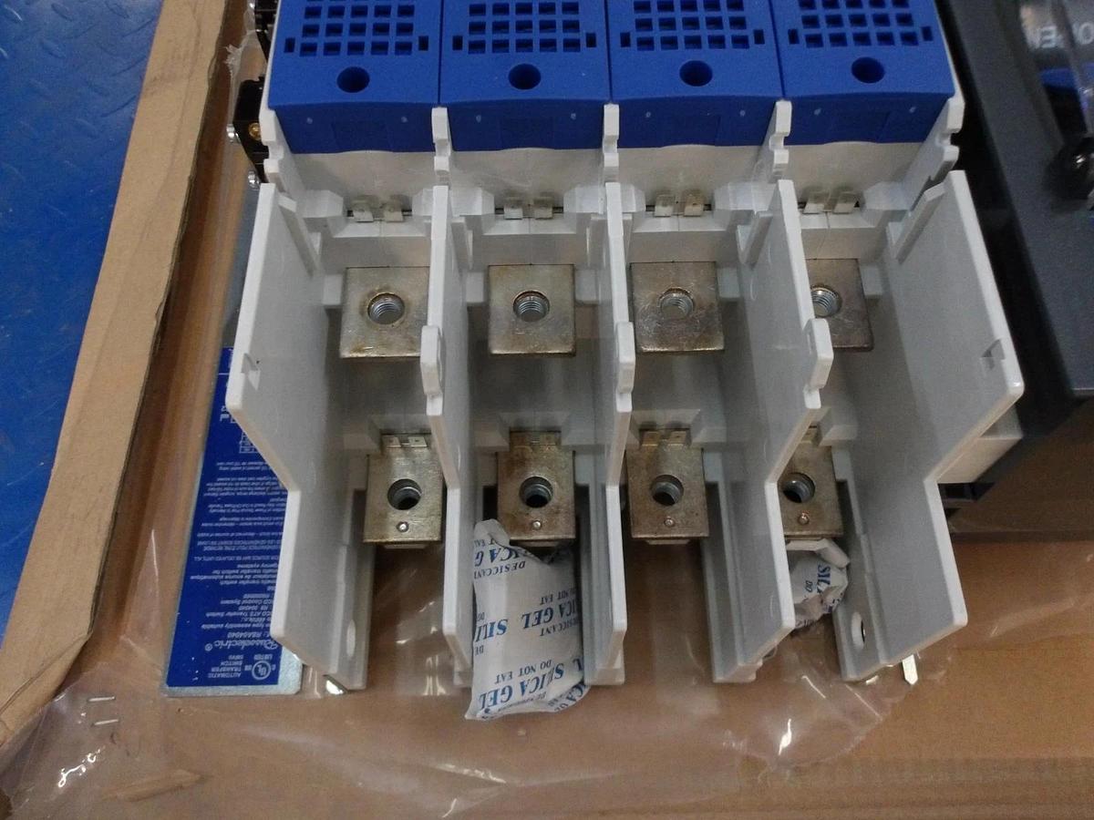 Used RUSSELECTRIC RTSCD TRANSFER SWITC R6A04040, 400 AMP, #122845G NEW