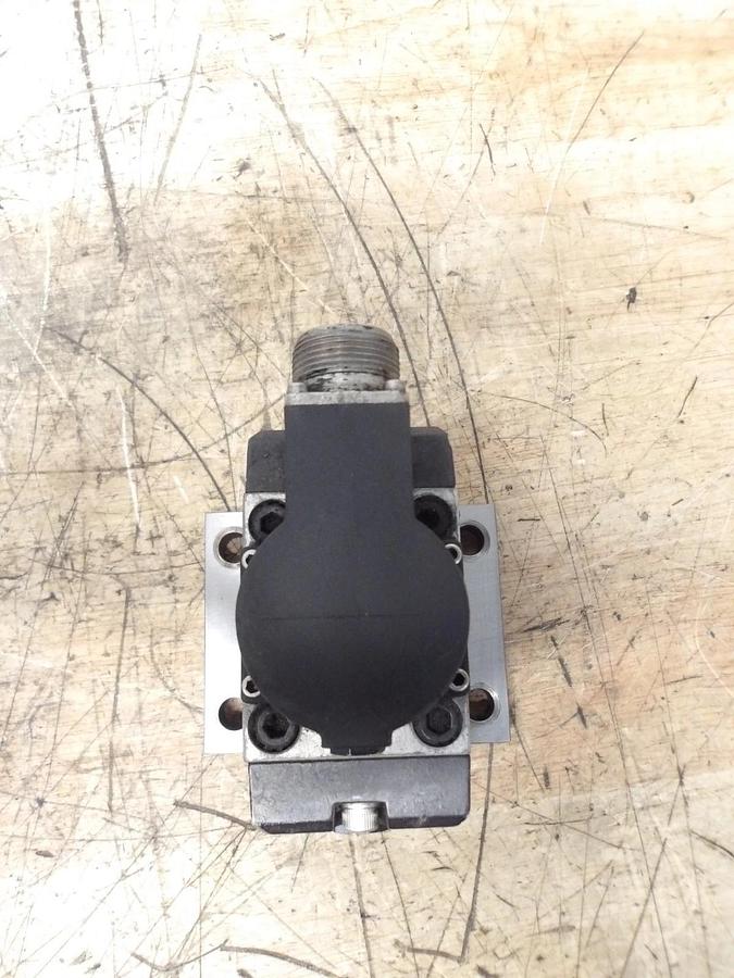 Used KOEHRING 161M-100-100-1000 SERVO VALVE, #821923G USED