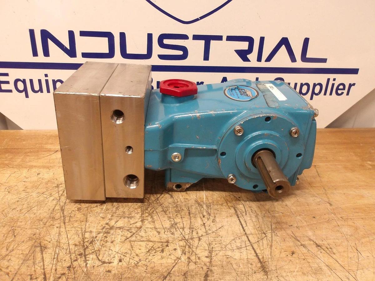 Used CAT 786 TRI-PLEX PUMP, S/S HEAD, #541043G USED