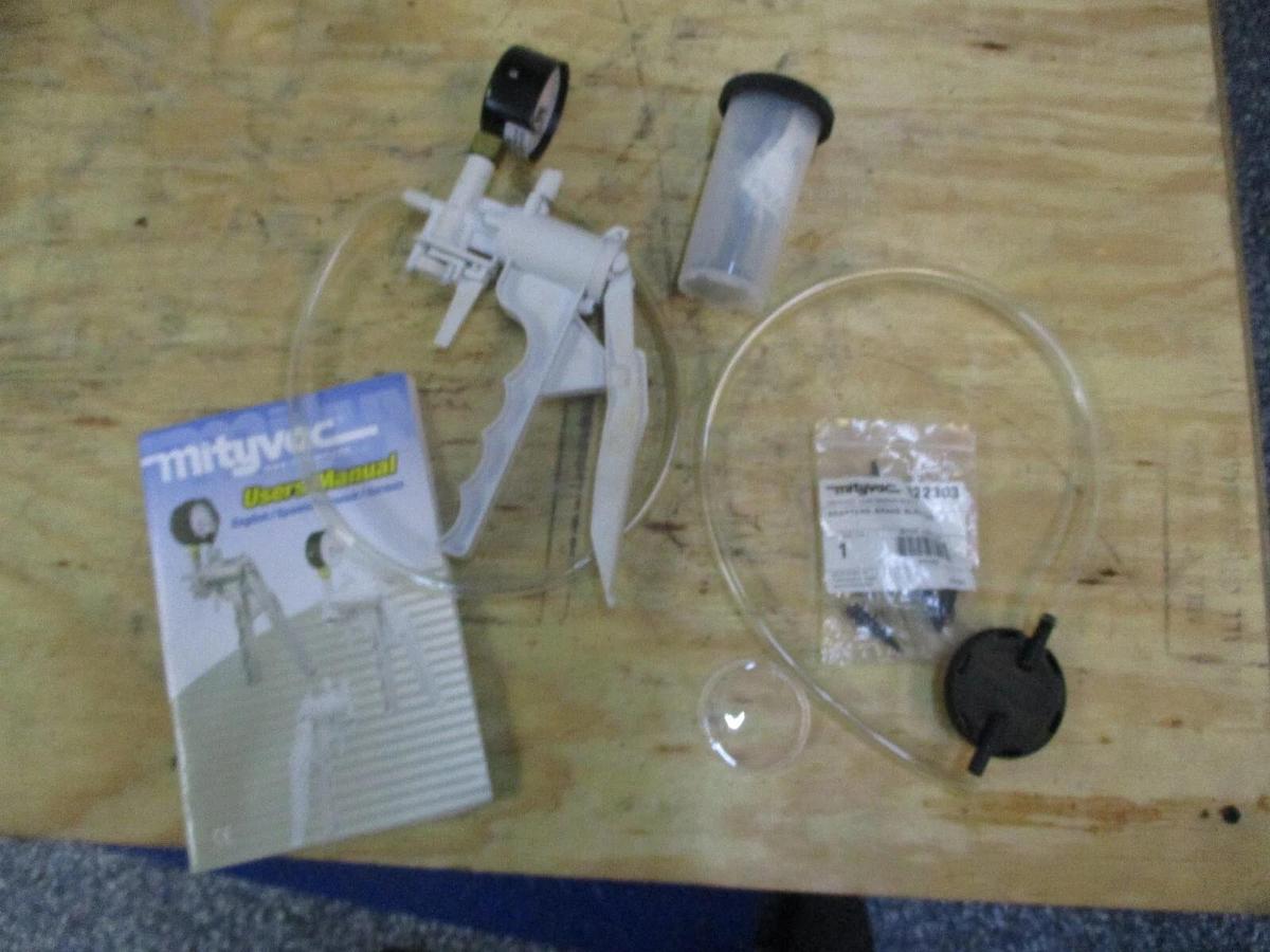 Used MITYVAC - HAND VACUUM PUMP 009410, 0.5 GPH CAP, #120224J NEW