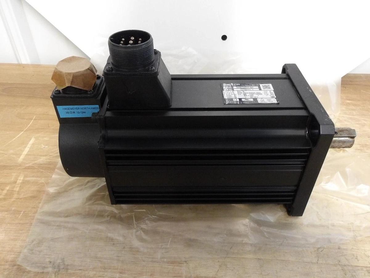 OMRON AC SERVO MOTOR R88M-G3K030T-BS2, #326250G NIB