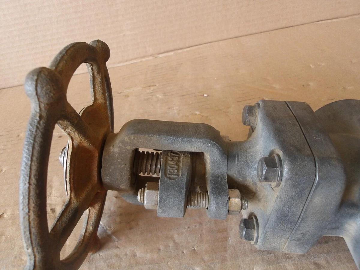 Used NEWAY 1-1/2" STEEL WCB GATE VALVE (THREADED) #722127G NEW