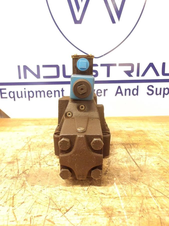 Used VICKERS DG4V-3S-7C-M-FW-B5-60 DIRECTIONAL VALVE, #821949G USED