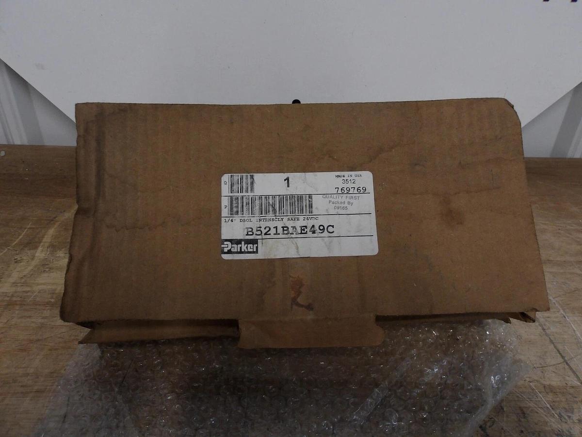 PARKER B521BAE49C PNEUMATIC SOLENOID VALVE 1/4", 24 VDC, #621038G NIB