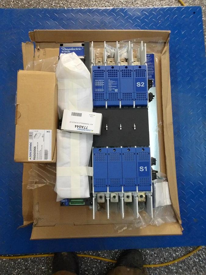 Used RUSSELECTRIC RTSCD TRANSFER SWITC R6A04040, 400 AMP, #122845G NEW