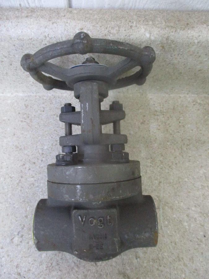Used VOGT FORGED STEEL 1" GATE VALVE SW12111, #5261030G NEW