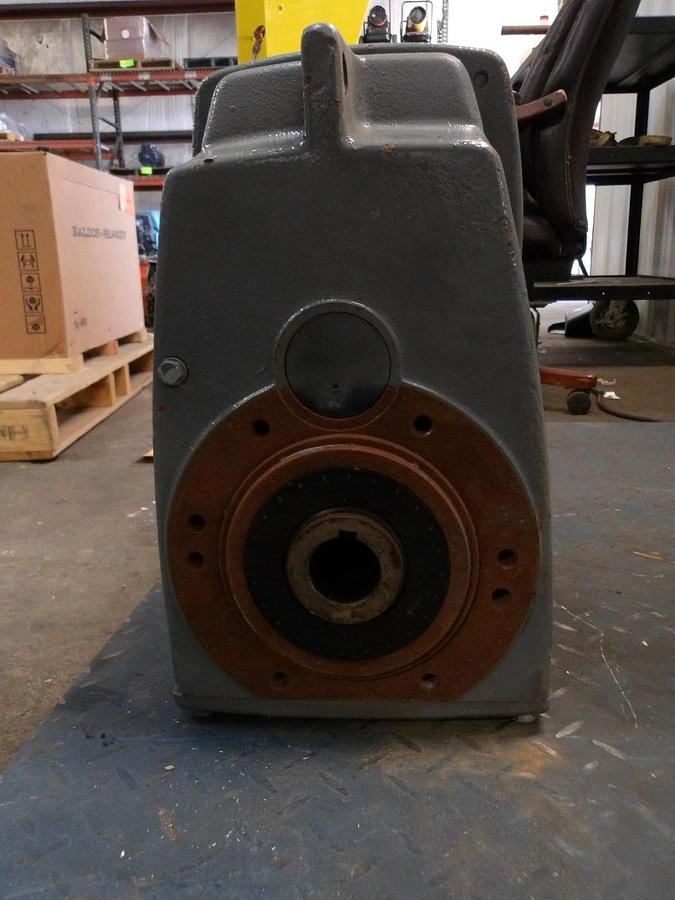 Used SEW-EURODRIVE SK4252AZH66 GEAR BOX, RATIO 5.43:1, #77218G NEW