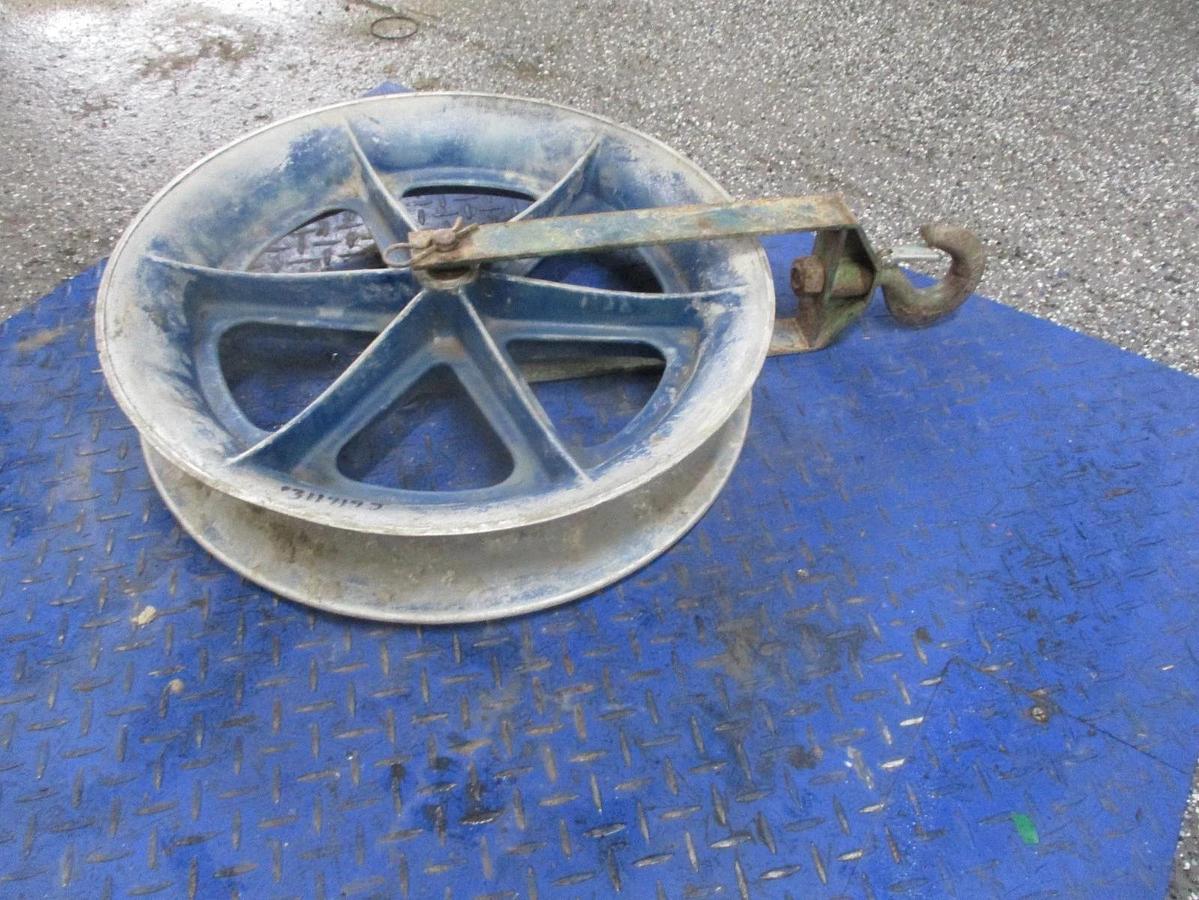 Used GREENLEE 24" SUPER TUGGER, #311919J USED