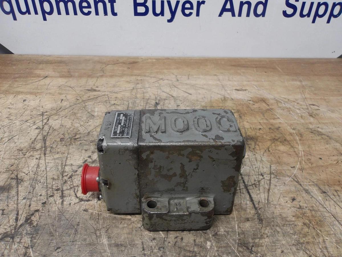 Used MOOG 71-103/M-7136 SERVO VALVE, #821930G USED