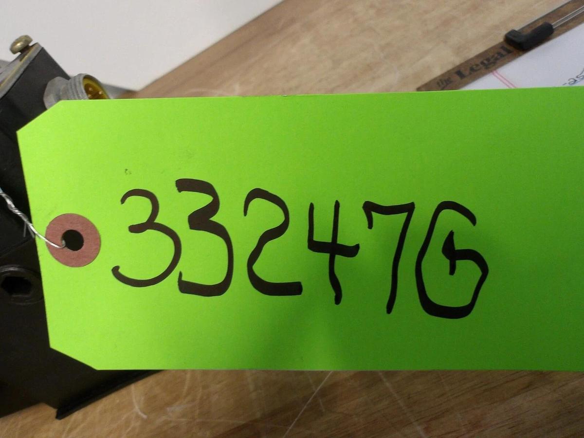 Used PARKER D3W1CNYC456 HYDRAULIC DIRECTIONAL VALVE #33247G NEW