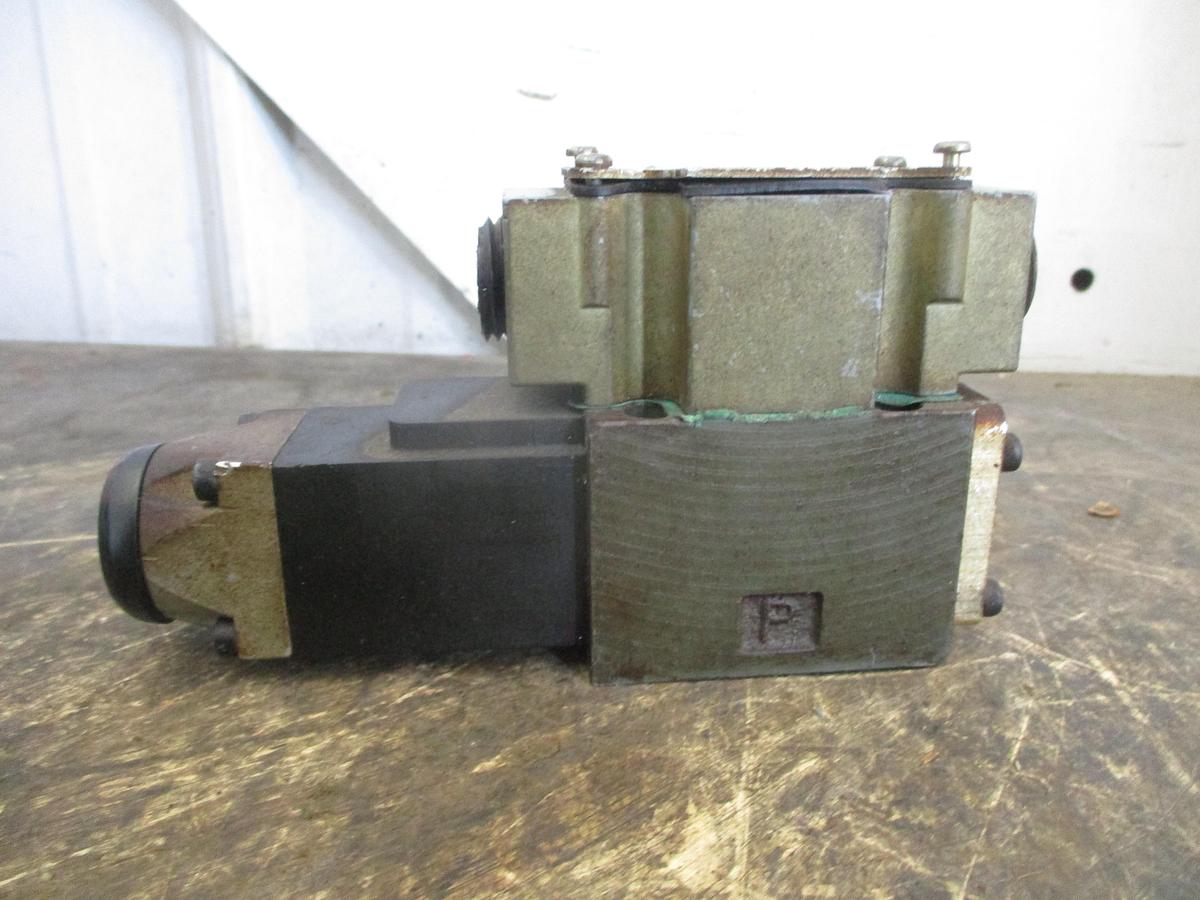 Used REXROTH 4WE6D52/AW120-60 HYDRAULIC DIRECTIONAL VALVE