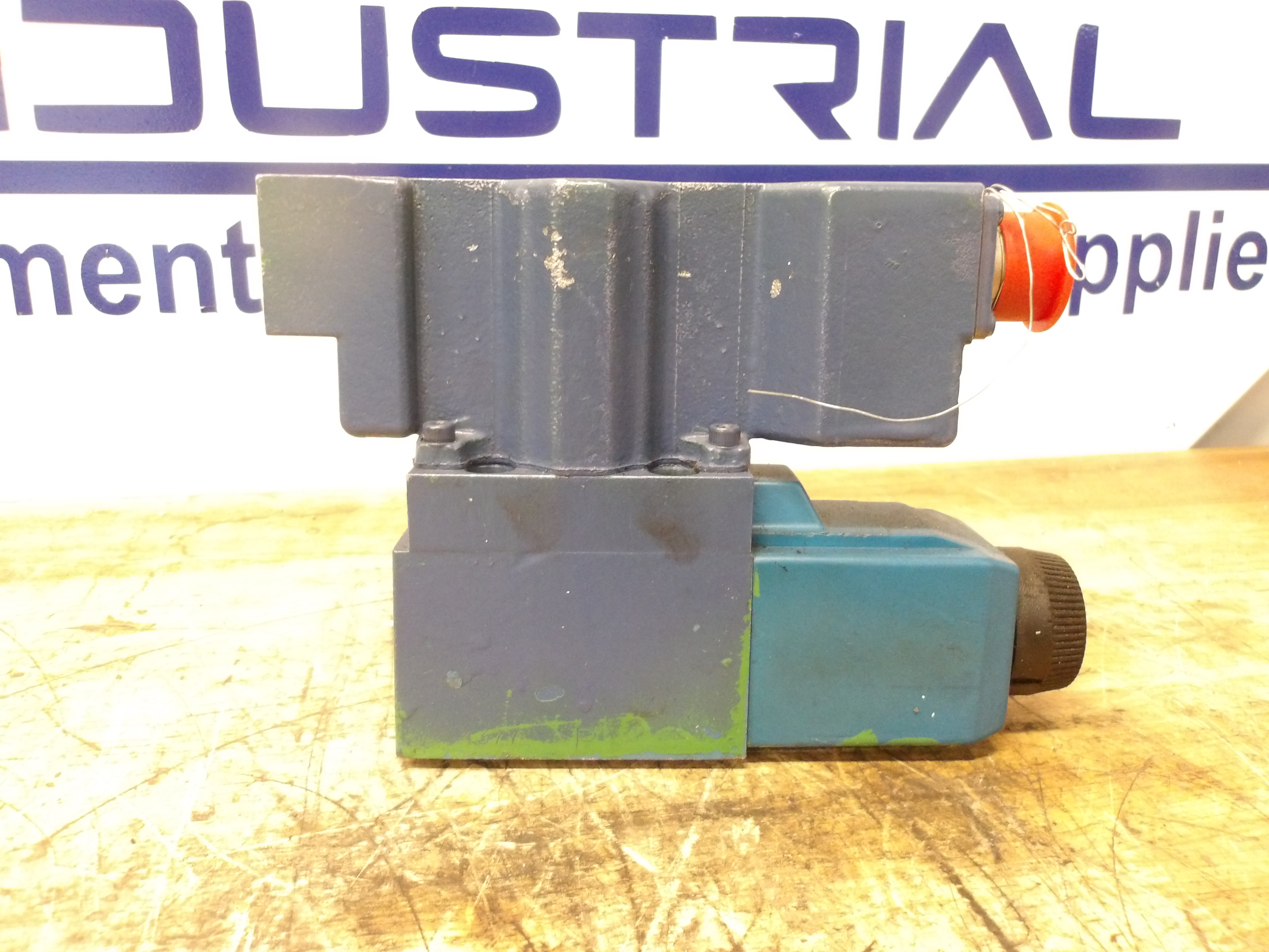 Used VICKERS KACG3250DZM2PD714110 PROPORTIONAL VALVE