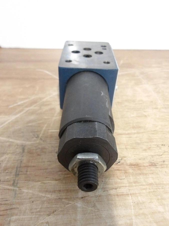Used BOSCH R978716301/88820 HYDRAULIC CONTROL VALVE, #331030G NEW