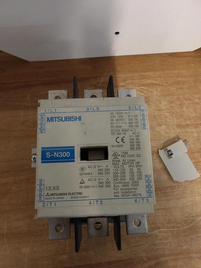 Used MITSUBISHI S-N300 CONTACTOR 350 AMP, #225140G PARTS ONLY